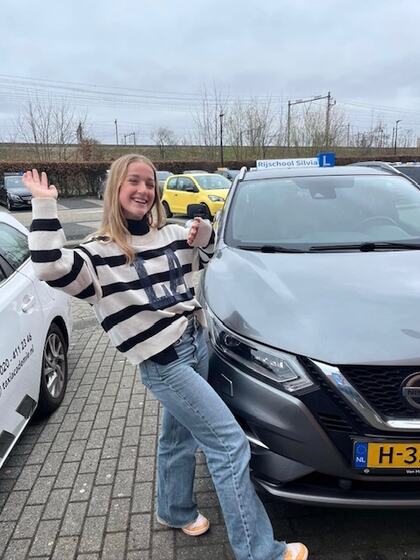 Feline is geslaagd voor het rijbewijs