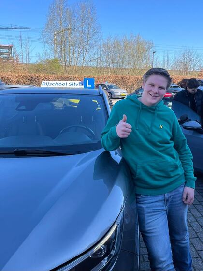 Teun is geslaagd voor het rijbewijs