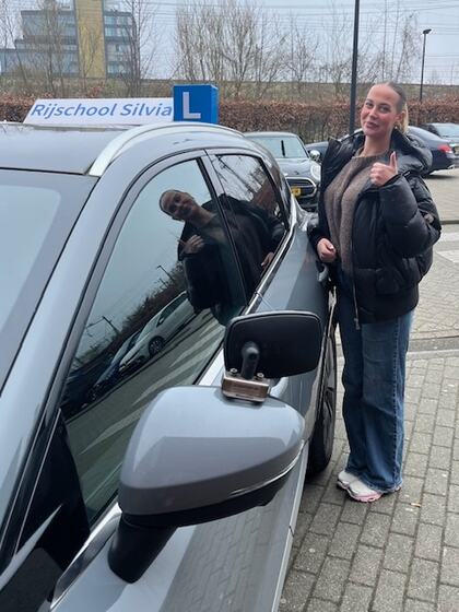 Fabienne is geslaagd voor het rijbewijs