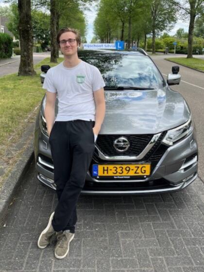 Vincent is geslaagd voor het rijbewijs
