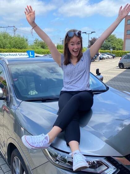 Annabel is geslaagd voor het rijbewijs