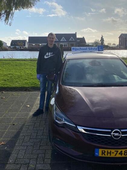 Marten is geslaagd voor het rijbewijs