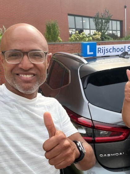 Raoul is geslaagd voor het rijbewijs