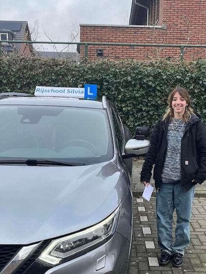 Liv is geslaagd voor het rijbewijs