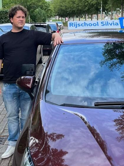 Thijs is geslaagd voor het rijbewijs