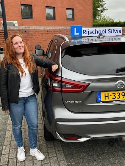 Lisanne is geslaagd voor het rijbewijs