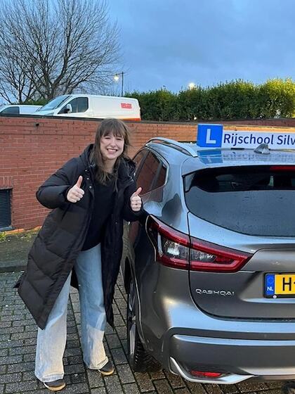 Sytske is geslaagd voor het rijbewijs